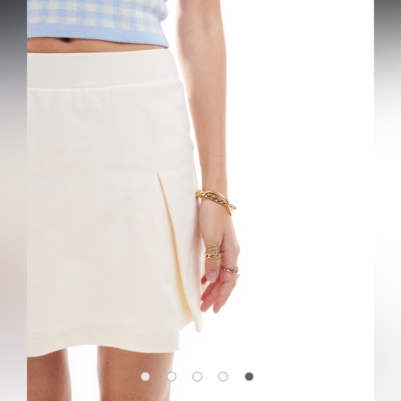 Miss Selfridge Herringbone Pleat Mini Skort in Cream - Picture 5 of 8